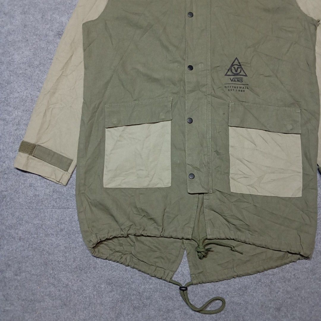 Vans 66 Supply Parka (Category: Coats, Jackets and Outerwear) located in Taguig. Submitted by sito. (Listing ID 1467858935, Image 3). Description: For sale! 📣 Vans 66 Supply Parka Specs and measurements: • Size XL • Length 34-39 inches • Width 27 inches • Sleeve Length 27 Condition Details: • Good Condition • No issue • Color rate: 10/10 • Overall Condition: 10/10 Price: ~ ₱1,340 Transaction Details: Location: Upper Bicutan, Taguig City, Metro M