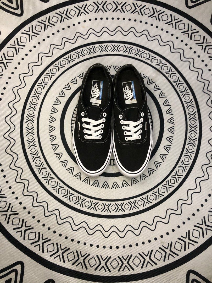 Vans Authentic Comfycush 🔥 (Category: Sneakers) located in Quezon City. Submitted by sjts22 (Listing ID 1468006593, Image 3). Description: •Excellent condition •Good as new •Legit 100%.