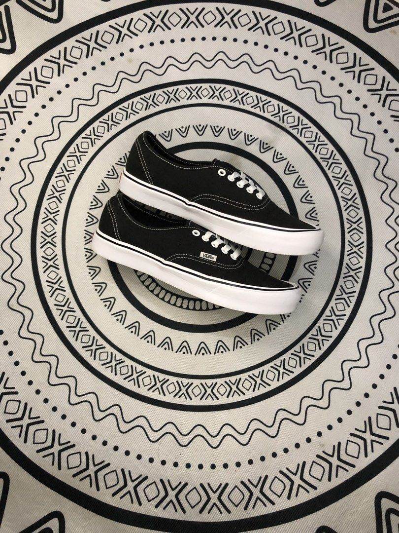 Vans Authentic Comfycush 🔥 (Category: Sneakers) located in Quezon City. Submitted by sjts22 (Listing ID 1468006593, Image 1). Description: •Excellent condition •Good as new •Legit 100%.