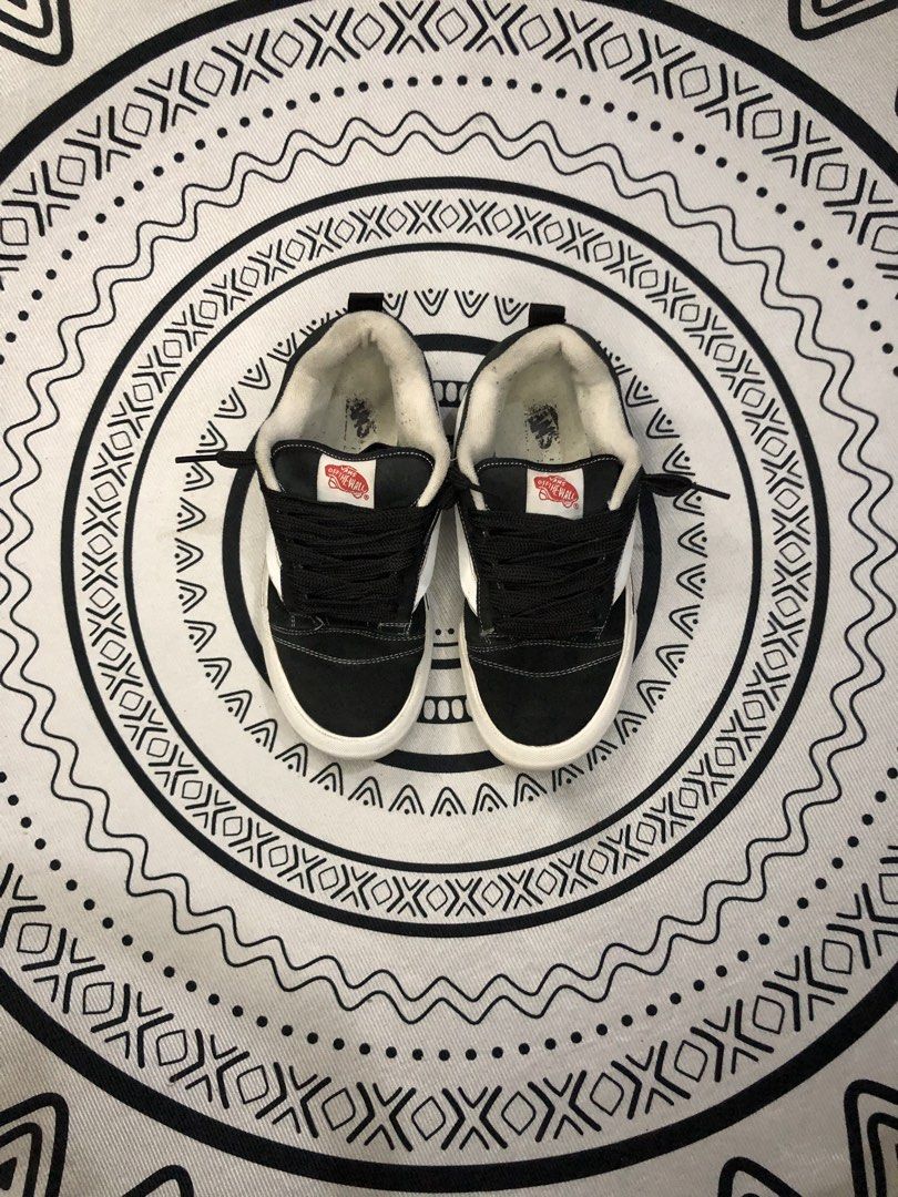 Vans Knu Black 🔥 (Category: Sneakers) located in Quezon City. Submitted by sjts22 (Listing ID 1468001557, Image 3). Description: •Good condition •Sign of usage .