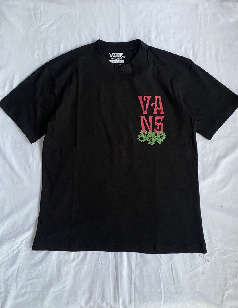 Vans Men Shirt (Category: Tshirts & Polo Shirts ) located in Tumauini. Submitted by bihisbyme (Listing ID 1467972308, Image 1). Description: With Individual pouch .