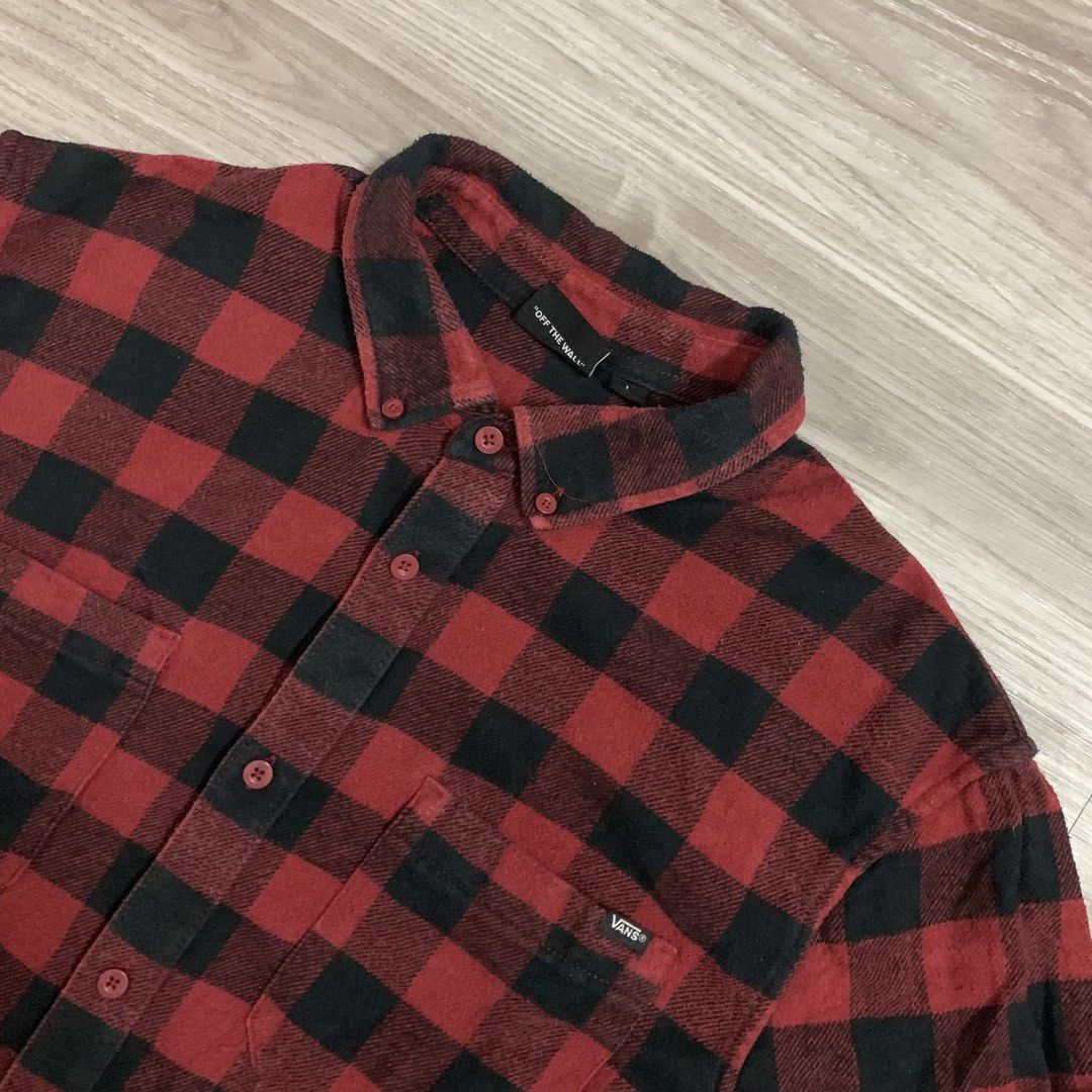 Vans plaid button down (Category: Formal Shirts) located in Cavite. Submitted by yobubsss (Listing ID 1468050979, Image 2). Description: Size Large 22w 30L Good condition No issue.