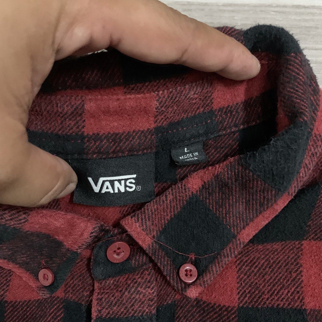 Vans plaid button down (Category: Formal Shirts) located in Cavite. Submitted by yobubsss (Listing ID 1468050979, Image 3). Description: Size Large 22w 30L Good condition No issue.