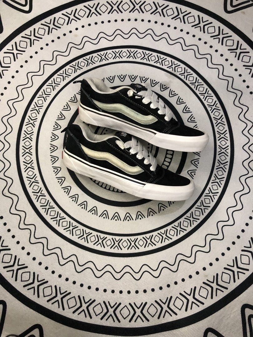 Vans Potato Black 🔥 (Category: Sneakers) located in Quezon City. Submitted by sjts22 (Listing ID 1468007535, Image 1). Description: •Excellent condition •Good as new .