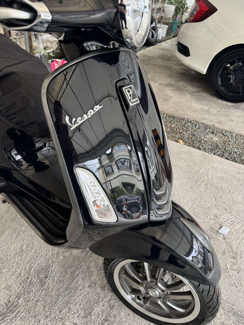 Vespa Primavera Sport (Category: Motorbikes for Sale) located in Manila. Submitted by unbranded.com (Listing ID 1468054274, Image 2). Description: 2021 Vespa Primavera Sport BGM (Germany) fully adjustable suspension Malossi Variator Kit bnew Pirelli tires PIAA horns newly ceramic coated 2,000km odo only, seldom used well kept.