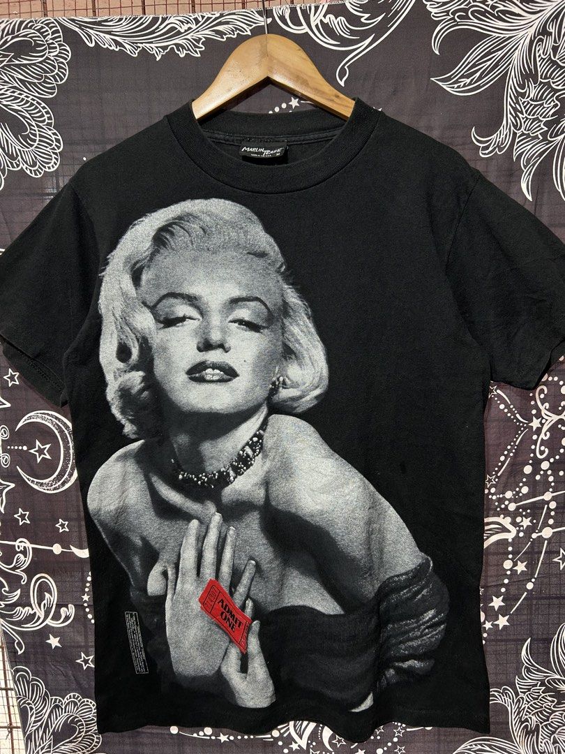 Vintage 1995 marilyn monroe. (Category: Tshirts & Polo Shirts ) located in Angeles City. Submitted by reyhermano07 (Listing ID 1467847452, Image 1). Description: Vintage 1995 marilyn monroe. Size. Med Good Condition No Issue.