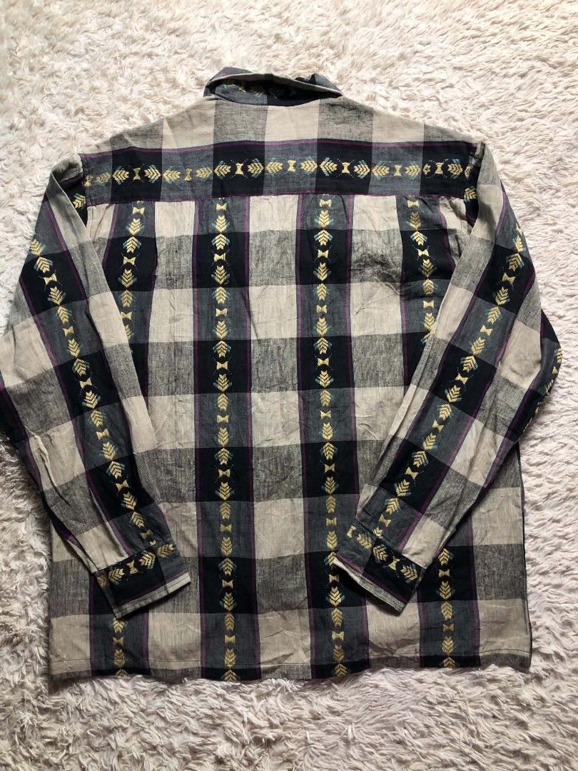 Vintage 70's Polo button Down Crazy pattern (Category: Tshirts & Polo Shirts ) located in Manila. Submitted by truecat.00a53a (Listing ID 1467975504, Image 2). Description: size large good condition complete button.