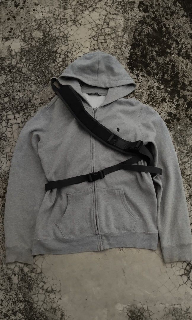 VINTAGE ADIDAS SHOULDER BAG (Category: Sling Bags) located in General Santos City (Dadiangas). Submitted by fastfish_4e91c5 (Listing ID 1467930525, Image 3). Description: Free to Vouch.
