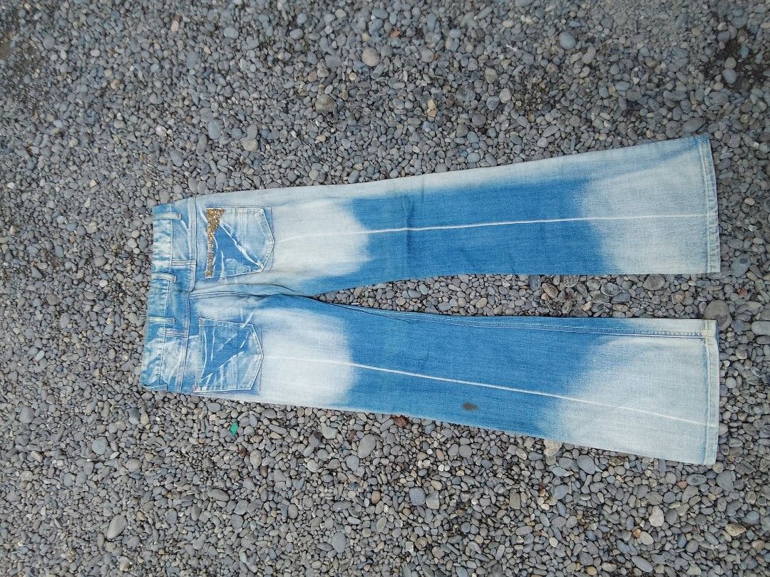 Vintage Aeropostale Flared Pants (Category: Jeans) located in Manila. Submitted by triftedrhos (Listing ID 1467930212, Image 2). Description: size 0 ontag 24-28W excellent condition just need wash fresh from bale.