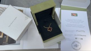 （分類：）位於 。 由 chloe_luxury_vca 提交（商品編號 1468008720，圖片 1）。簡介： 。