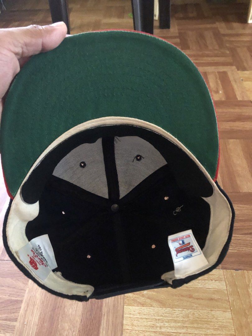 vintage angel cap (Category: Caps & Hats) located in San Jose. Submitted by palaboy0728 (Listing ID 1467900173, Image 2). Description: .