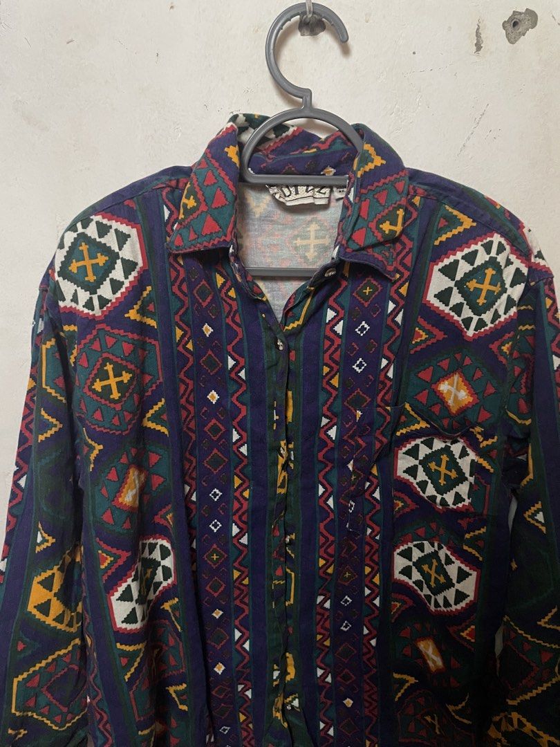 Vintage Aztec Pattern Padded Longsleeve (Category: Longsleeves) located in Malaybalay. Submitted by mo0rph (Listing ID 1467920845, Image 3). Description: 27x22 21 sleeves Add sf 100 Mindanao Jnt.