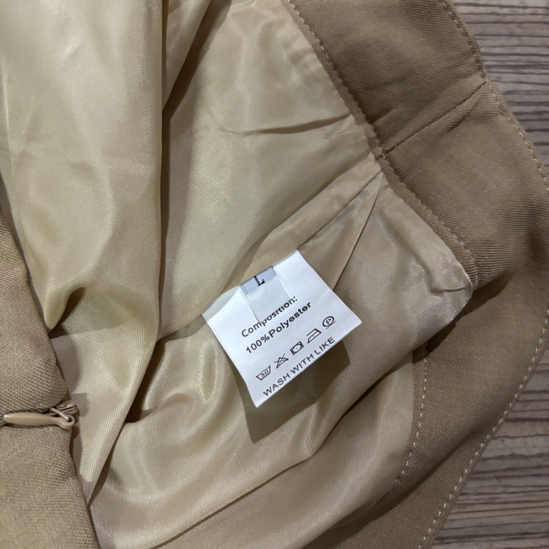 Vintage Beige Flowy Mini Skirt (Category: Skirts) located in Binan City. Submitted by myprelovedhaul (Listing ID 1467949900, Image 3). Description: - no when worn photos! - last price posted! - please message only if sure buyer! - limited replies only. - Available unless mark as sold. - Ship via j&t or lalamove for same day. -Mode of payment: Gcash 📍Biñan Laguna .