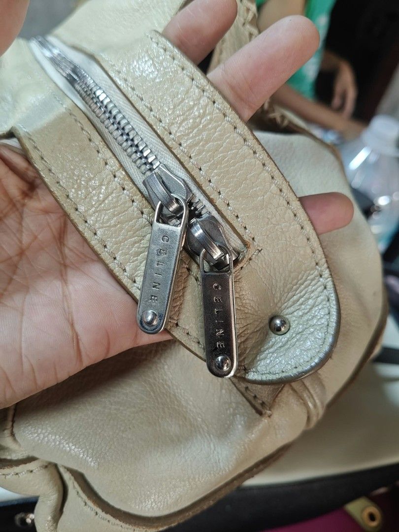 Vintage Celine Off-White Boogie Bag (Category: Luxury Bags & Wallets) located in Davao. Submitted by skankinpotato101 (Listing ID 1467995679, Image 3). Description: Preloved Coded .