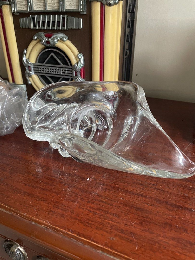 Vintage Clear Glass Cornucopia / Spiral Shell Bowl (Category: Vases & Decorative Bowls) located in Quezon City. Submitted by belirankrstn (Listing ID 1467861200, Image 2). Description: Selling a unique, heavy clear art glass centerpiece shaped like a cornucopia (horn of plenty) or a spiral shell. It has a beautiful thick, smooth, twisted design that catches the light nicely..