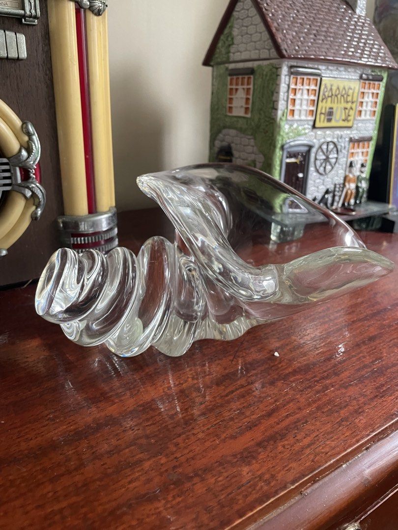 Vintage Clear Glass Cornucopia / Spiral Shell Bowl (Category: Vases & Decorative Bowls) located in Quezon City. Submitted by belirankrstn (Listing ID 1467861200, Image 3). Description: Selling a unique, heavy clear art glass centerpiece shaped like a cornucopia (horn of plenty) or a spiral shell. It has a beautiful thick, smooth, twisted design that catches the light nicely..