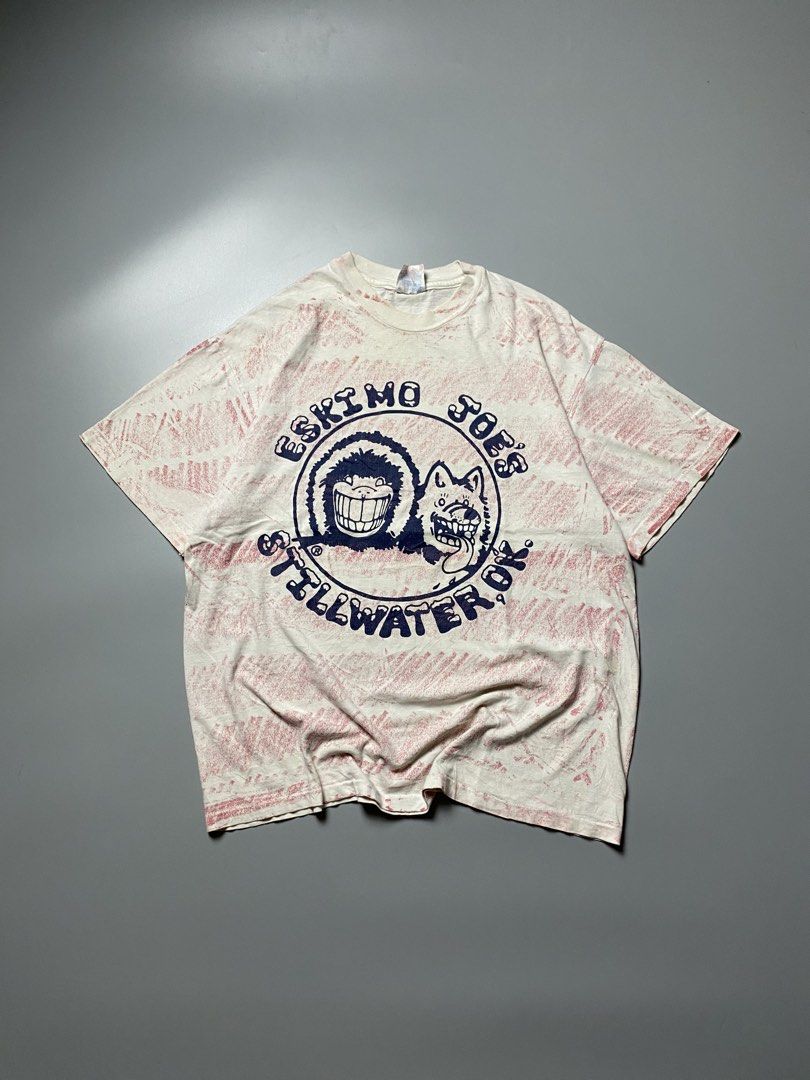 Vintage Eskimo Joes Tee - Size Large (Category: Tshirts & Polo Shirts ) located in Cebu City. Submitted by maicoh230 (Listing ID 1467881161, Image 1). Description: Vintage Early 90’s Eskimo Joe AOP ▫️ Condition: 8.9/10 ▫️ Color: 9/10 ▫️ Size: Large ▫️ Dimensions: W21.5 L26 ▫️ Flaw/s: 🛒 Mine: 350 REMINDERS 📍 Cebu City 💳 Payment First Policy 📦 J&T | Maxim (Within Cebu) 📸 Color may vary slightly due to lighting..