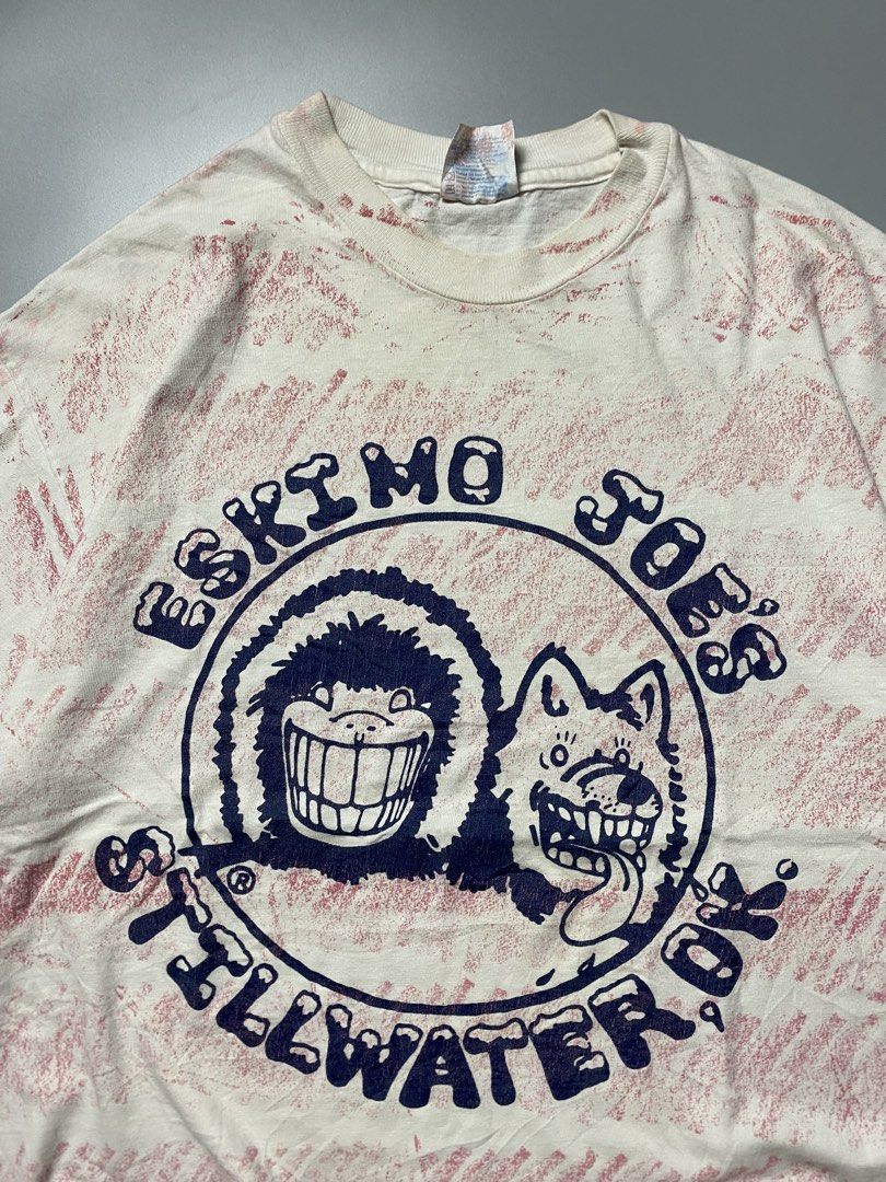 Vintage Eskimo Joes Tee - Size Large (Category: Tshirts & Polo Shirts ) located in Cebu City. Submitted by maicoh230 (Listing ID 1467881161, Image 3). Description: Vintage Early 90’s Eskimo Joe AOP ▫️ Condition: 8.9/10 ▫️ Color: 9/10 ▫️ Size: Large ▫️ Dimensions: W21.5 L26 ▫️ Flaw/s: 🛒 Mine: 350 REMINDERS 📍 Cebu City 💳 Payment First Policy 📦 J&T | Maxim (Within Cebu) 📸 Color may vary slightly due to lighting..