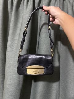 (Category: ) located in . Submitted by guiditwoshoes (Listing ID 1467973347, Image 1). Description: .