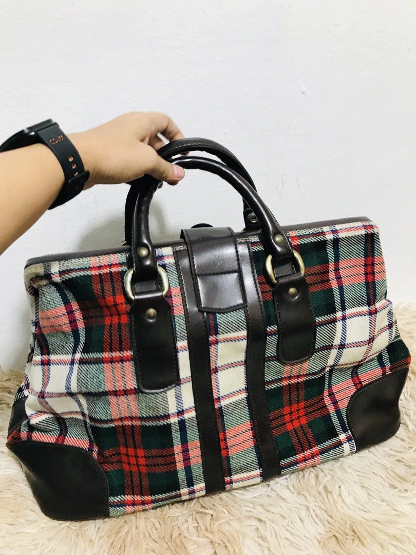 VINTAGE HANDBAG (Category: Luxury Bags & Wallets) located in Gamu. Submitted by 2022bagsbunny (Listing ID 1468007100, Image 3). Description: .