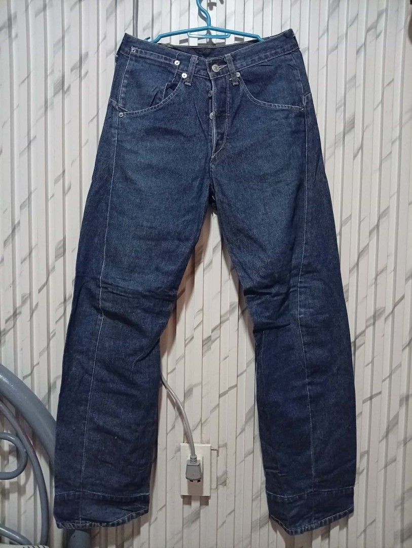Vintage button fly Levis 2000s LEJ Engineered Jeans ( Authentic ) (Category: Jeans) located in Barotac Nuevo. Submitted by john.pritz (Listing ID 1467926980, Image 2). Description: Vintage button fly Levis 2000s LEJ Engineered Jeans ( Authentic ) As new condi no issue width 30 Length 41 Leg open 8.