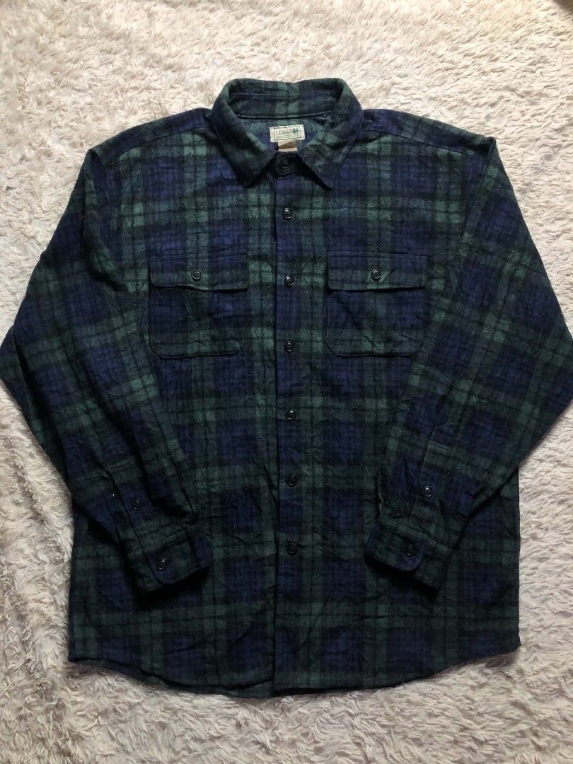 Vintage Ll Bean Flannel Jacket (Category: Coats, Jackets and Outerwear) located in Manila. Submitted by truecat.00a53a (Listing ID 1467973792, Image 1). Description: size large fits xl excellent condition complete button.