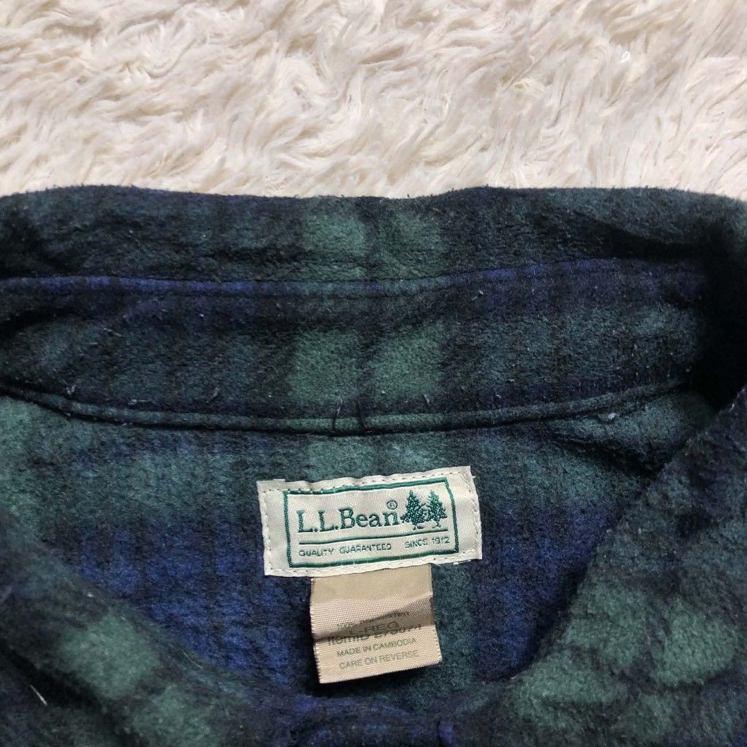 Vintage Ll Bean Flannel Jacket (Category: Coats, Jackets and Outerwear) located in Manila. Submitted by truecat.00a53a (Listing ID 1467973792, Image 3). Description: size large fits xl excellent condition complete button.