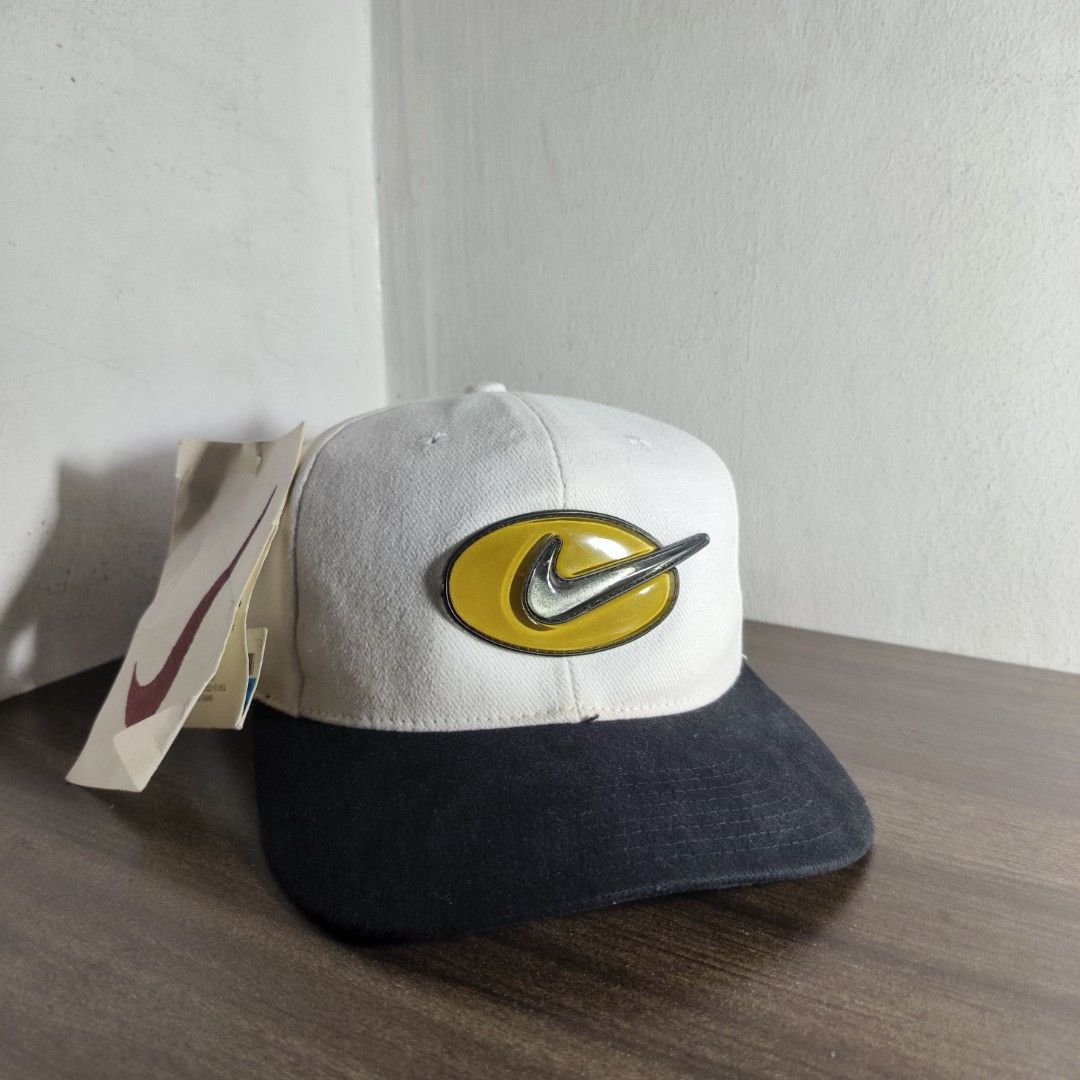 Vintage Nike 3D Oval Bubble Swoosh Cap (Category: Caps & Hats) located in Antipolo. Submitted by soon2byours_ (Listing ID 1467929884, Image 1). Description: Adult Fitting Free Size Velcro Flaws: yellow stains on dome (need deep clean) Color Rate: 8.5/10 Condition: GOOD.