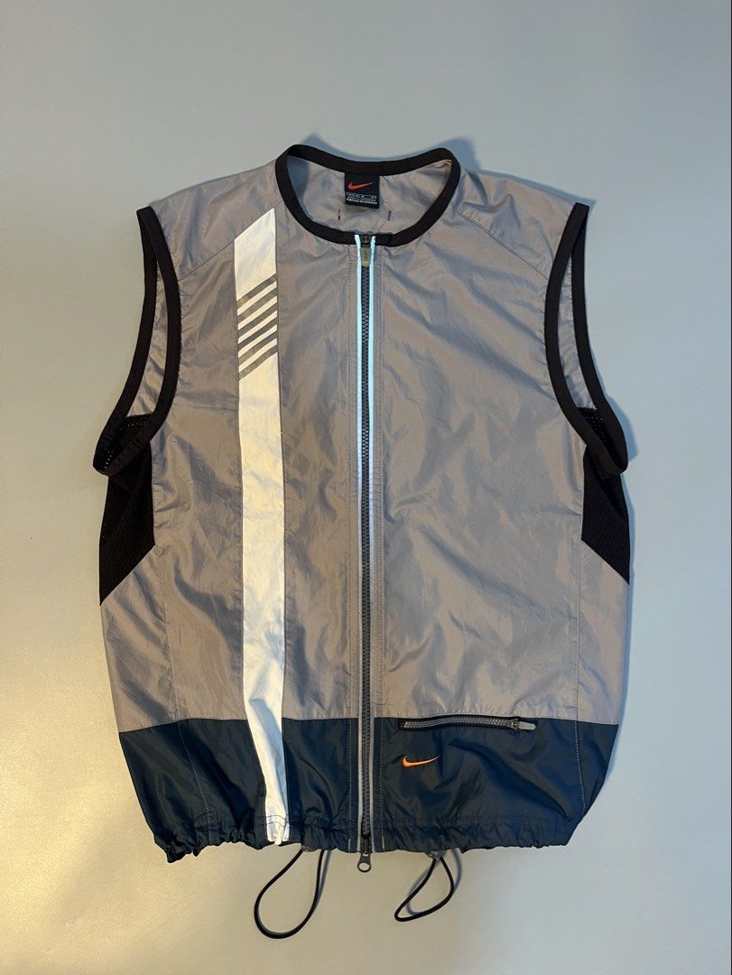 VINTAGE NIKE REFLECTORIZED RUNNING VEST (Category: Activewear) located in Mabalacat. Submitted by bizzybones (Listing ID 1467883904, Image 2). Description: “25Length “20Width Authentic/Legit No issue Excellent condition Mop gcash courier jnt.