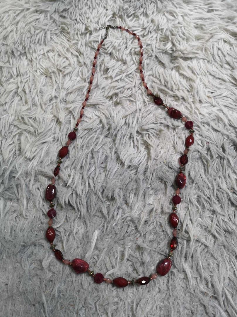 Vintage reddish Brown Marble Beaded Necklace (Category: Necklaces) located in Santa Cruz. Submitted by jmy_surplus.2 (Listing ID 1467912273, Image 1). Description: Size ; L - 17.5 W - 0.3 Color ; Reddish Brown Type ; Necklace Brand ; No brand Material ; Marble Style ; Reddish Brown Beaded necklace LG 117 JMY 3 Batch #225.