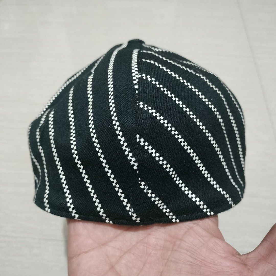 VINTAGE SESSIONS SKATEBOARD CAP (Category: Caps & Hats) located in Sariaya. Submitted by social_animalz (Listing ID 1468001905, Image 2). Description: approx 61.5cm circumference needs washing only shipping fee is not included.