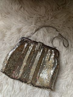 (Category: ) located in . Submitted by iloveyou_preloved (Listing ID 1467919332, Image 1). Description: .