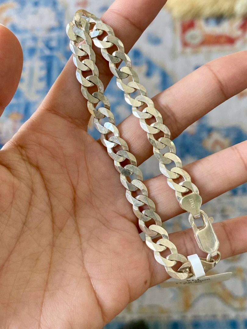 Vintage Solid Silver Bracelet (Category: Bracelets) located in Baguio. Submitted by asna_taku (Listing ID 1467895663, Image 1). Description: Vintage Solid Silver Bracelet ✦ A classic curb-link design crafted in solid silver, featuring wide, flat interlocking links with a softly textured, reflective finish. The substantial links give the bracelet a bold yet timeless look, while the flexible construction allows it to drape beautifully around the wr