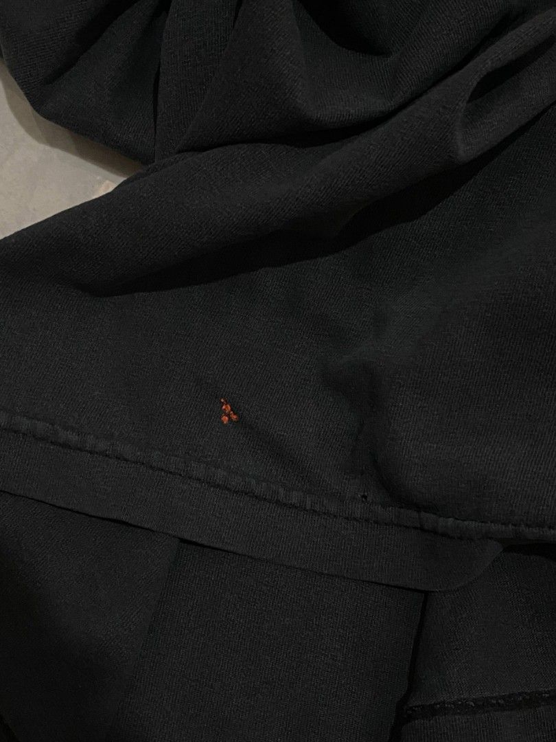 Vintage The Hundreds (Category: Tshirts & Polo Shirts ) located in Bacolod City. Submitted by baligyaginagmay (Listing ID 1467984874, Image 3). Description: Large has pinholes and stains.
