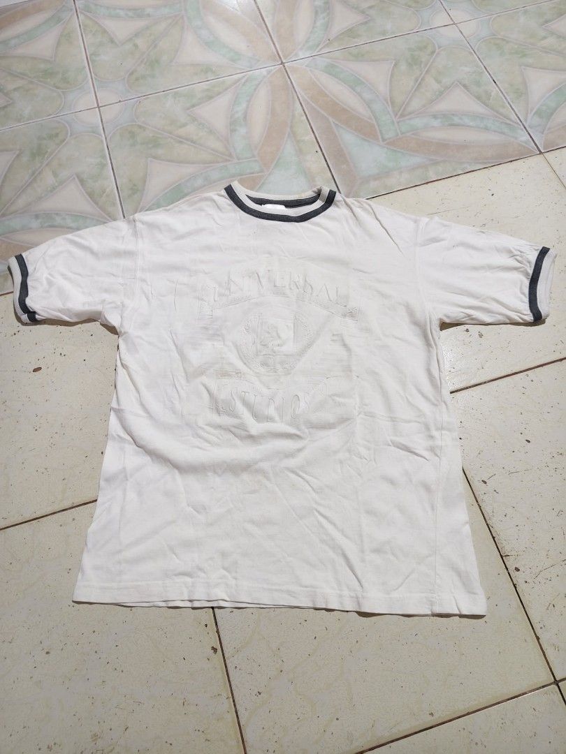 Vintage Universal Studio Tee (Category: Activewear) located in Abucay. Submitted by fnds_wr (Listing ID 1468017713, Image 1). Description: .