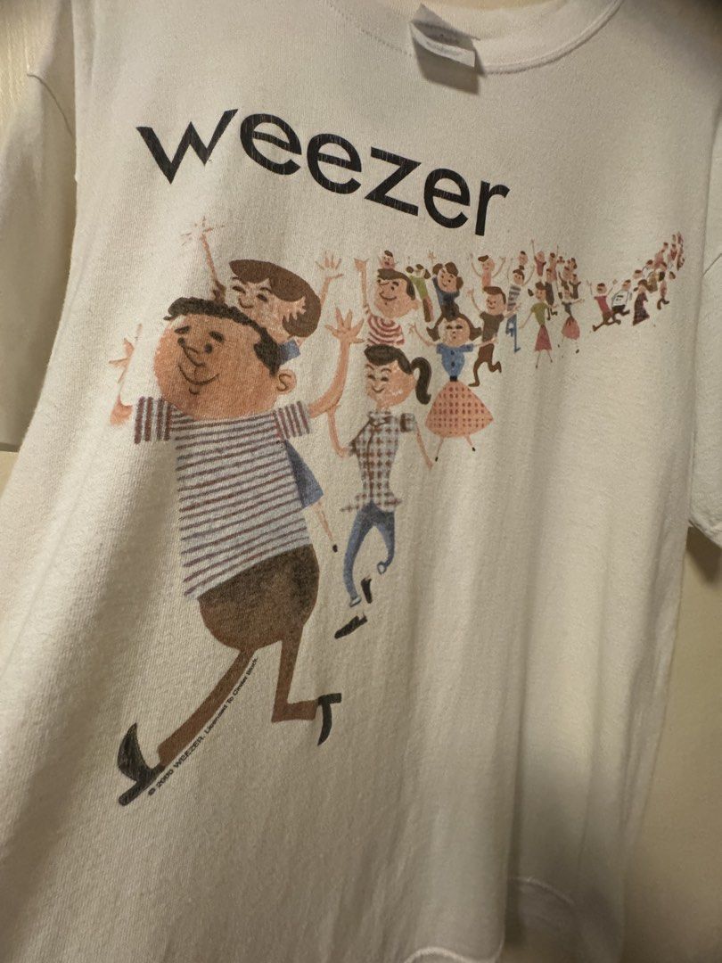 vintage weezer 2000 “lineup” (Category: Tshirts & Polo Shirts ) located in Calamba. Submitted by notyourhypeshop (Listing ID 1467972647, Image 3). Description: vtg weezer “lineup” 2000 size large.