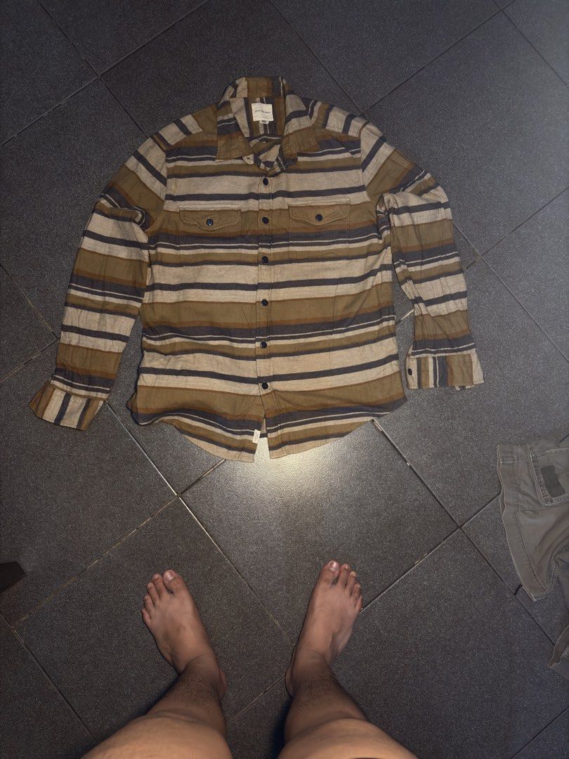 Vintage Y2K American Eagle Flannel (Category: Coats, Jackets and Outerwear) located in Binan City. Submitted by micosarchive (Listing ID 1467844825, Image 3). Description: dm for dimes.