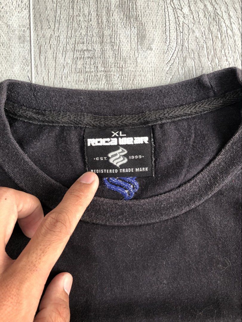 Vintage Y2K Rocawear (Category: Tshirts & Polo Shirts ) located in Imus. Submitted by jiroamari (Listing ID 1467898531, Image 3). Description: Size: XL Width: 23 Length: 29.