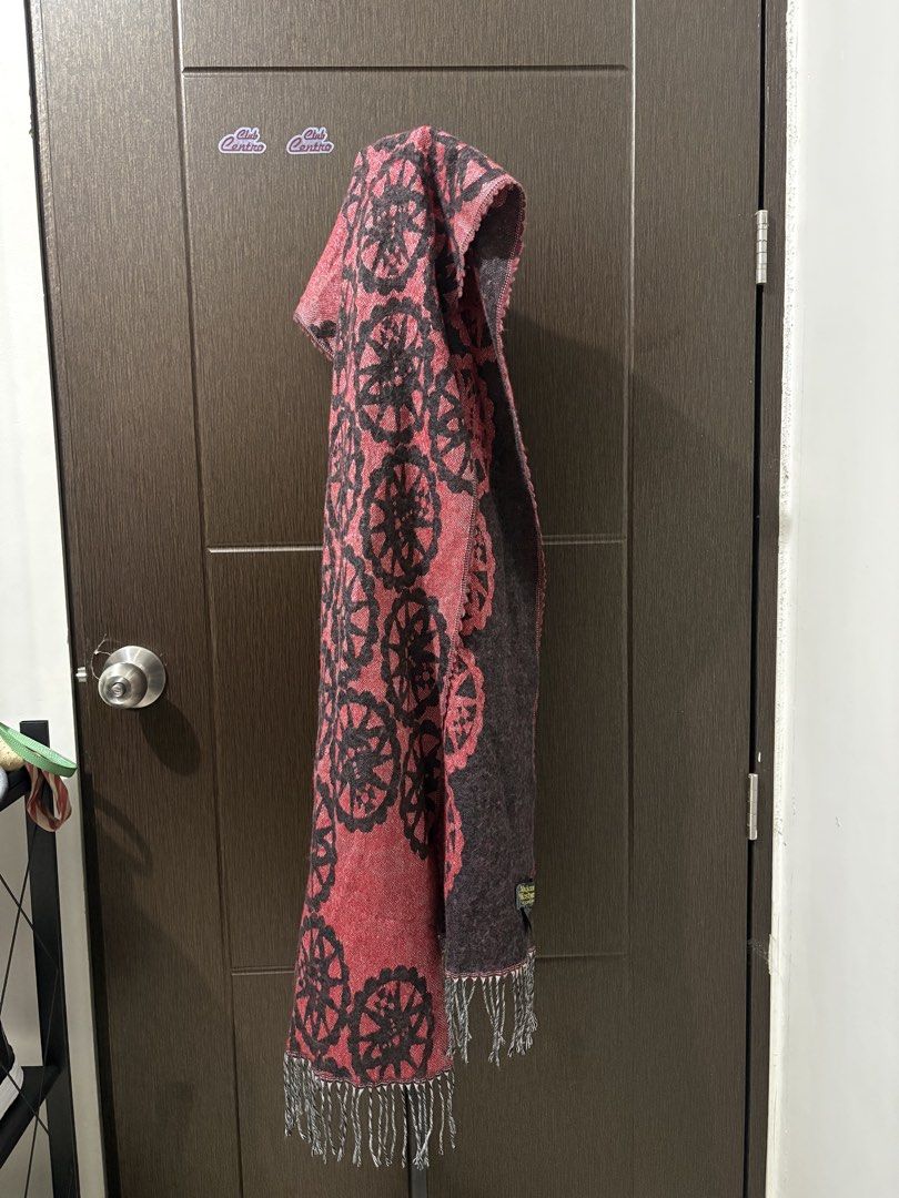 VIVIENNE WESTWOOD LOGO SCARF (Category: Luxury Accessories) located in Naga. Submitted by sislovesme (Listing ID 1467976205, Image 1). Description: •9.5/10 CONDITION •NO FLAWS •AUTHENTIC.