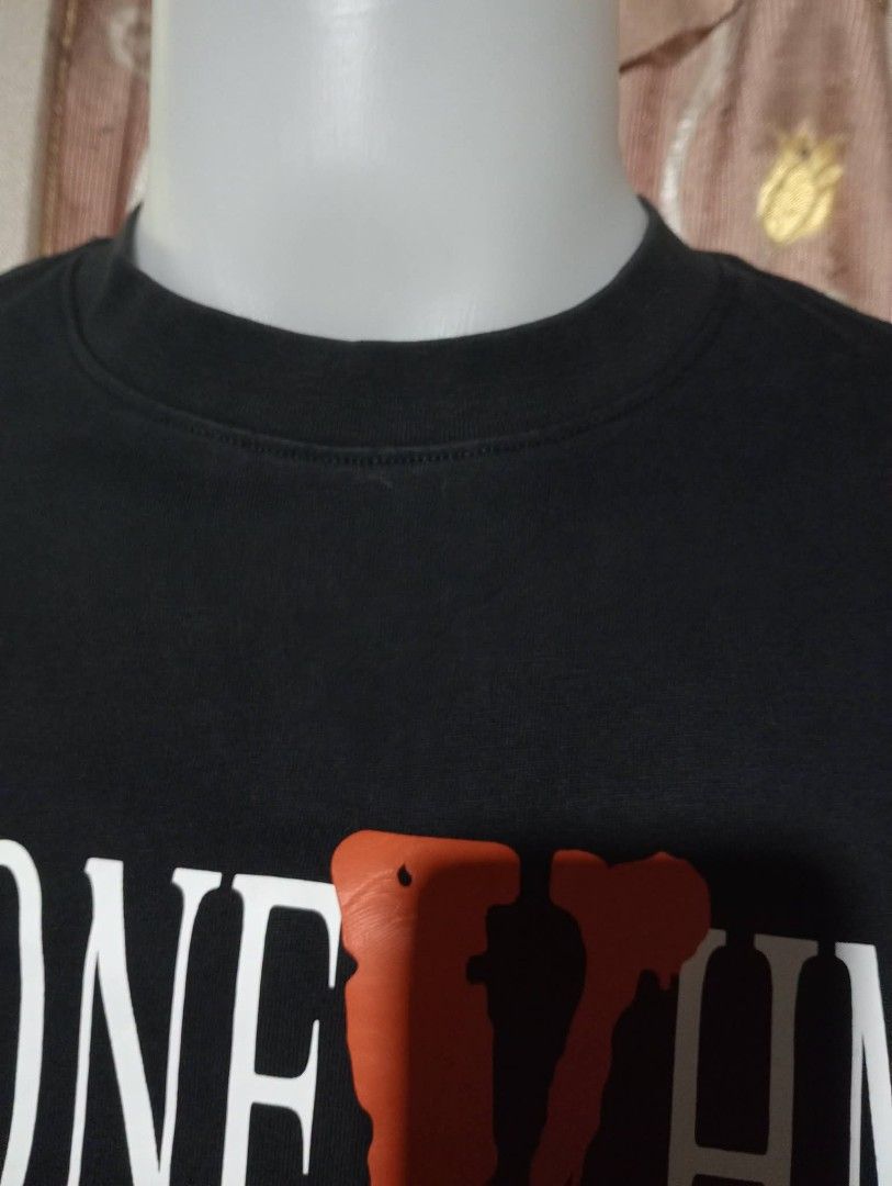 VlONE (Category: Tshirts & Polo Shirts ) located in Banaybanay. Submitted by ram_3 (Listing ID 1467863158, Image 3). Description: VlONE Excellent to like new Heavy cotton (makapal) Sikip pa ng neckline No crack prints (solid) Cut necktag Ganda neto🥰 Med-large Location: Banaybanay, Davao Oriental.