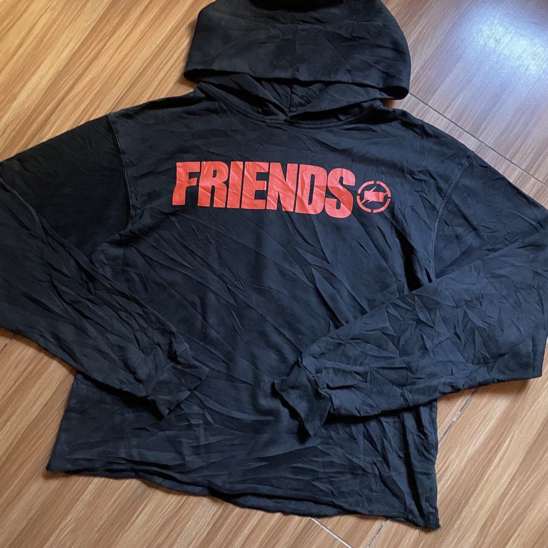 Vlone x Fragments Hoodie (Category: Coats, Jackets and Outerwear) located in General Mariano Alvarez. Submitted by 4117_thriftnthrive (Listing ID 1467988502, Image 2). Description: In good condition Paint stain Size: M Measurements Width: 22” Length: 24”.
