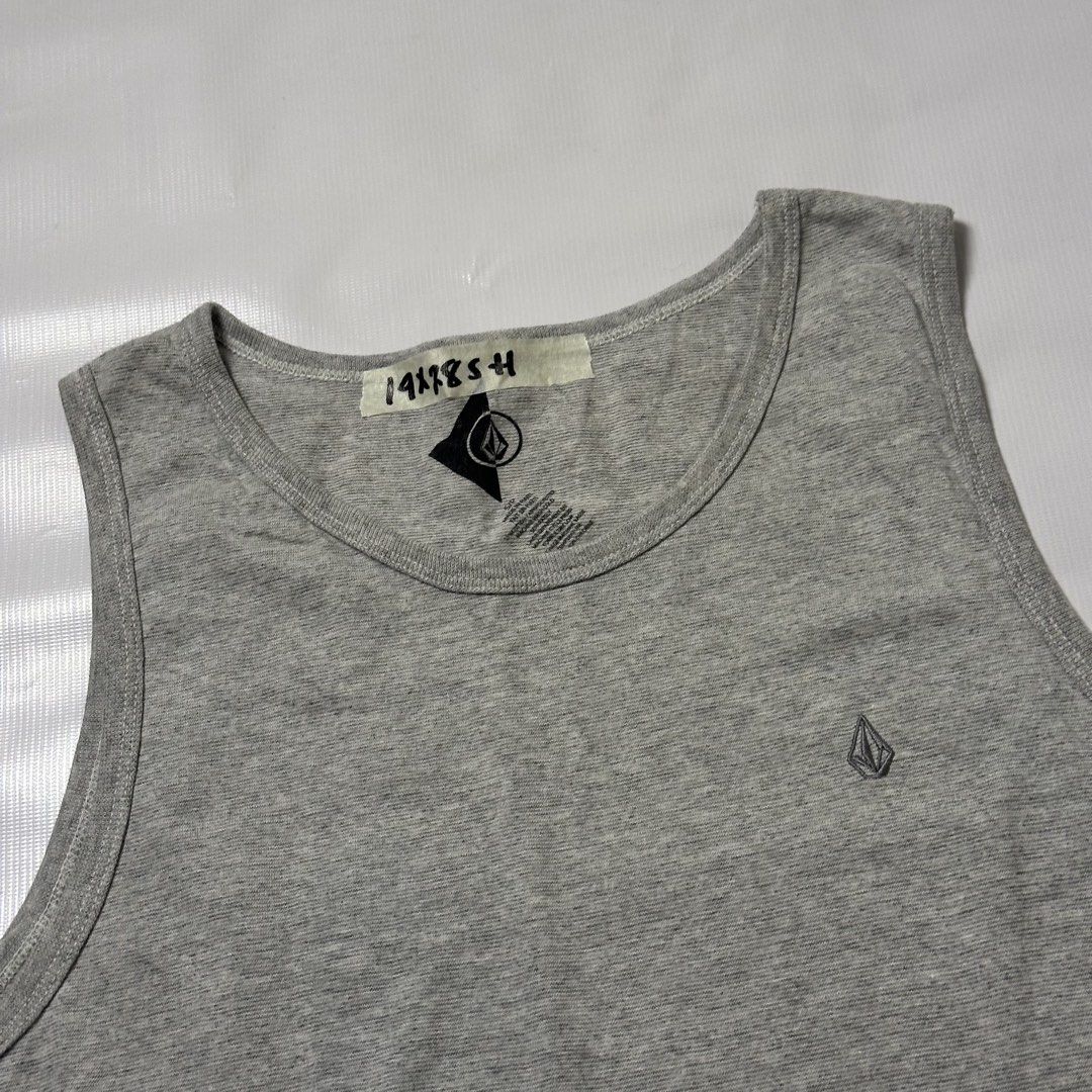 Volcom Heather Grey Tank Top Size S (Category: Tshirts & Polo Shirts ) located in Gapan. Submitted by rasthriftshop17 (Listing ID 1467998623, Image 2). Description: Size on tag: S Dimes: 19 x 28 Condition: Excellent Color rate: 9/10 Issue: None.