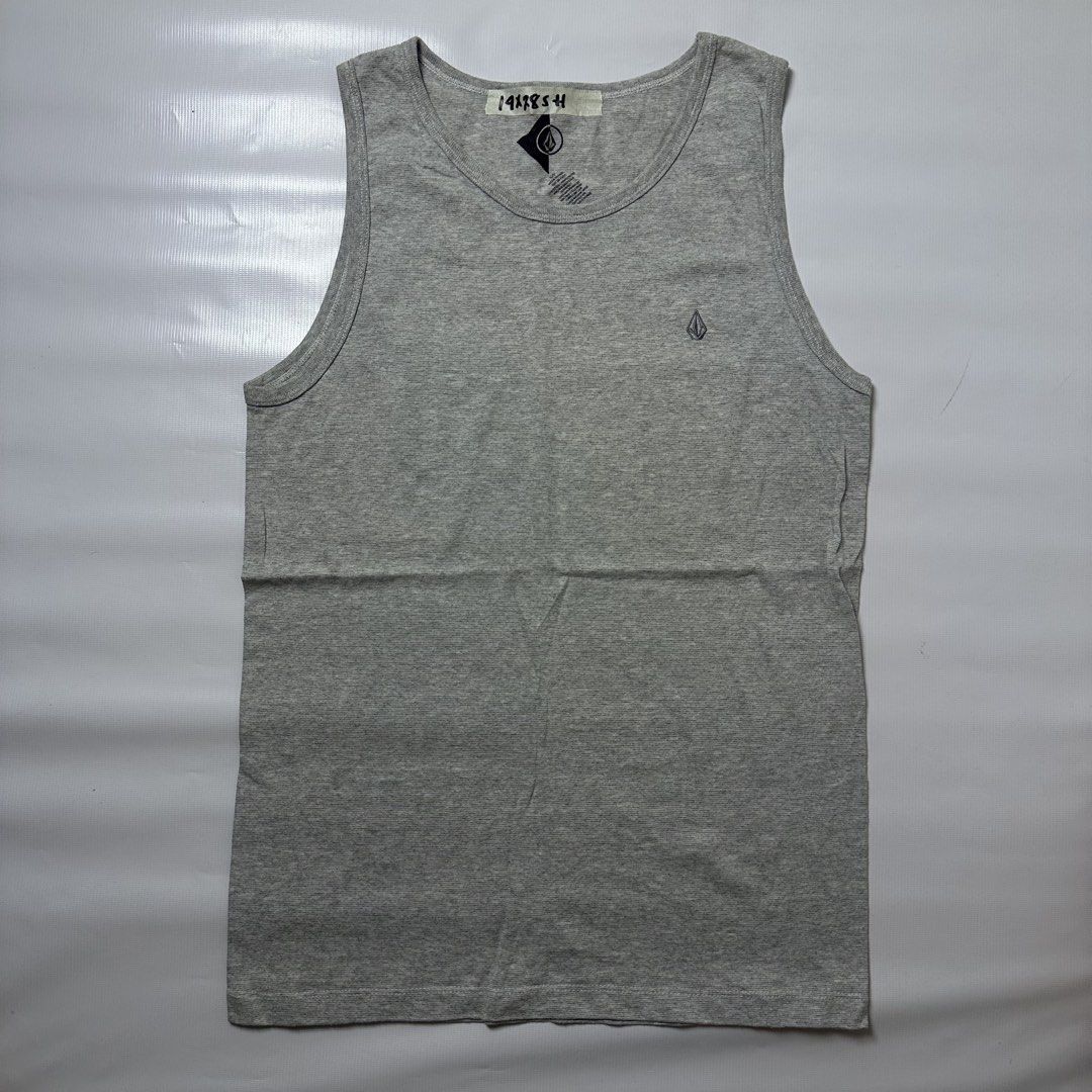Volcom Heather Grey Tank Top Size S (Category: Tshirts & Polo Shirts ) located in Gapan. Submitted by rasthriftshop17 (Listing ID 1467998623, Image 1). Description: Size on tag: S Dimes: 19 x 28 Condition: Excellent Color rate: 9/10 Issue: None.