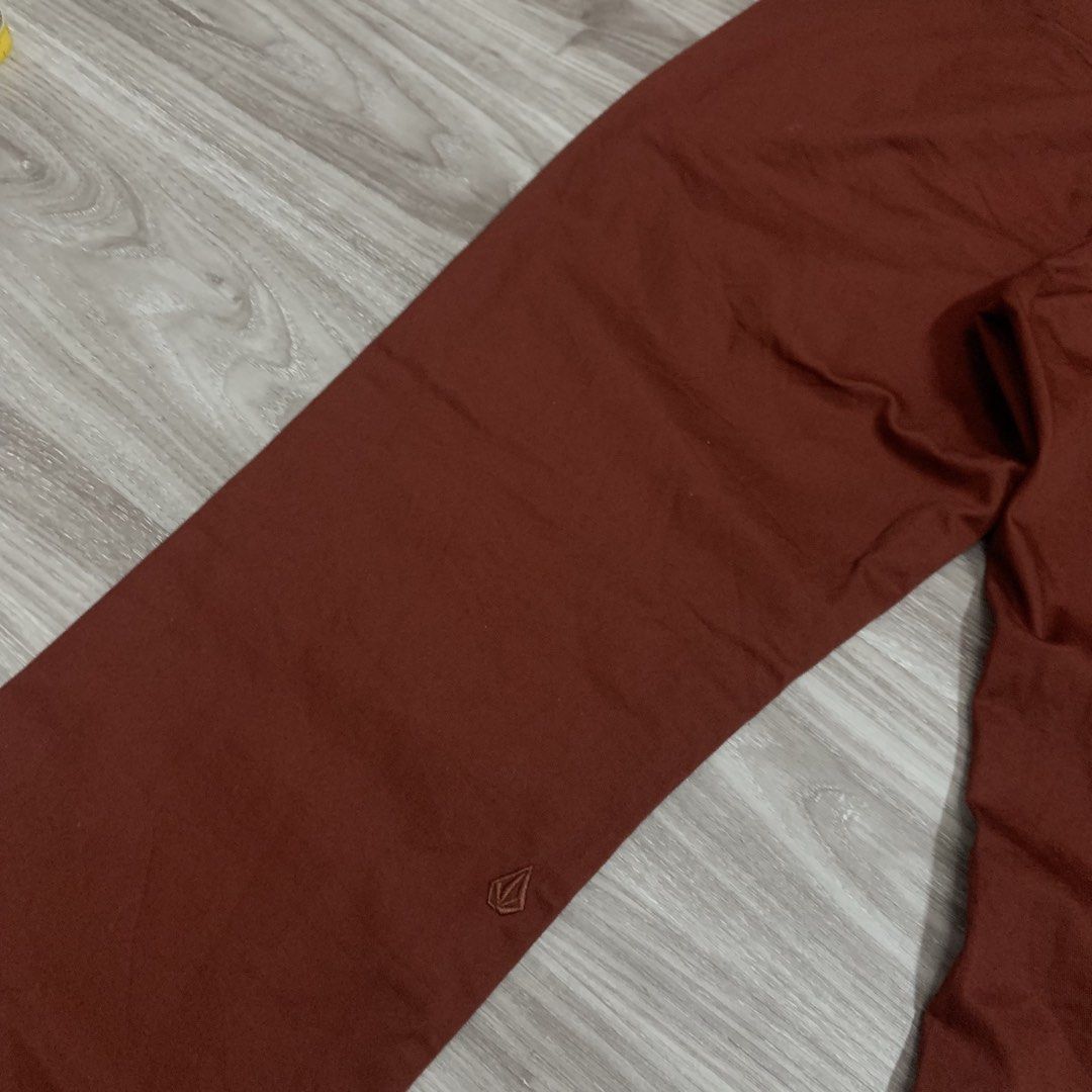 Volcom stone (Category: Chinos) located in Cavite. Submitted by yobubsss (Listing ID 1468052840, Image 3). Description: Size 36w 44L 8.5Leg Good condition No issie.