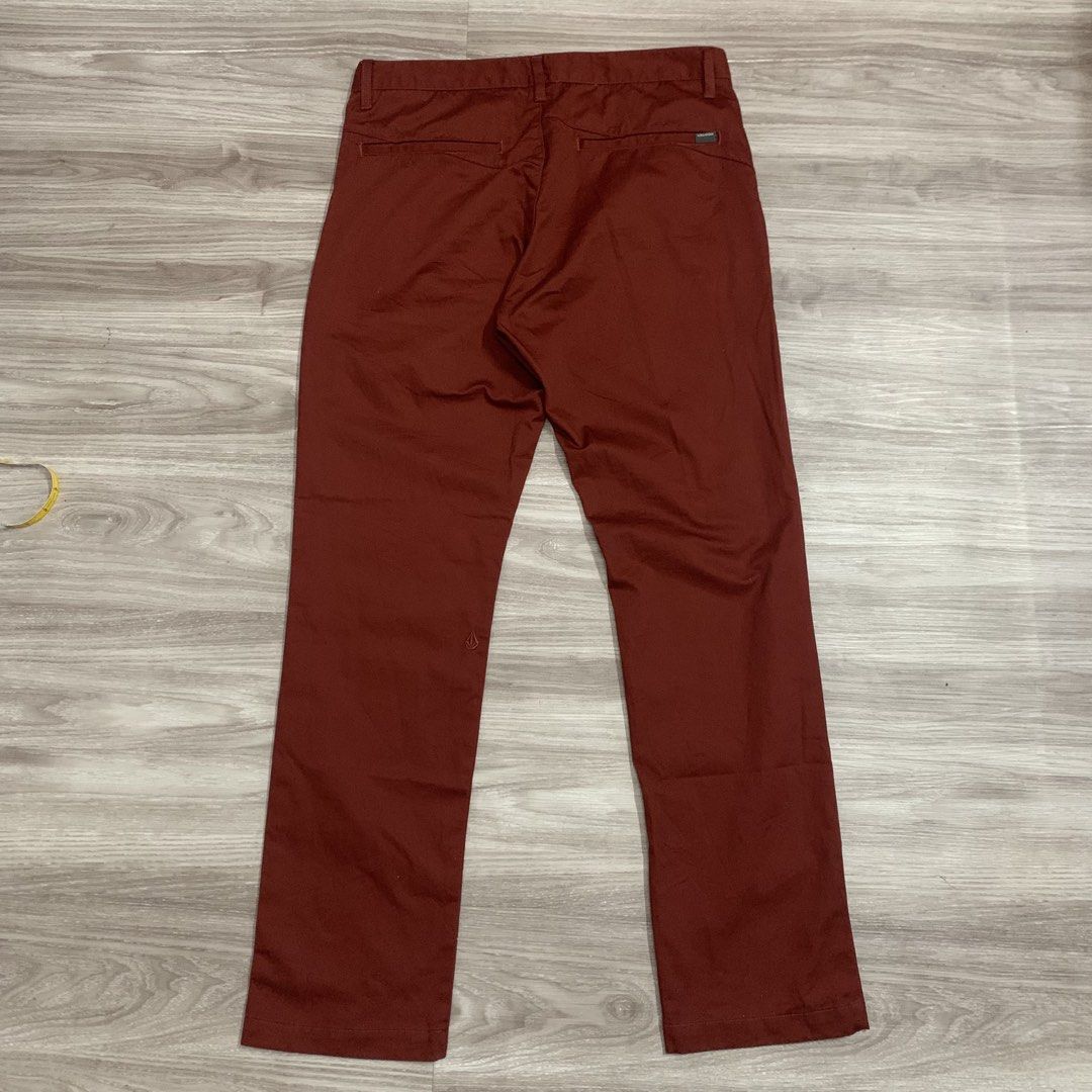 Volcom stone (Category: Chinos) located in Cavite. Submitted by yobubsss (Listing ID 1468052840, Image 2). Description: Size 36w 44L 8.5Leg Good condition No issie.
