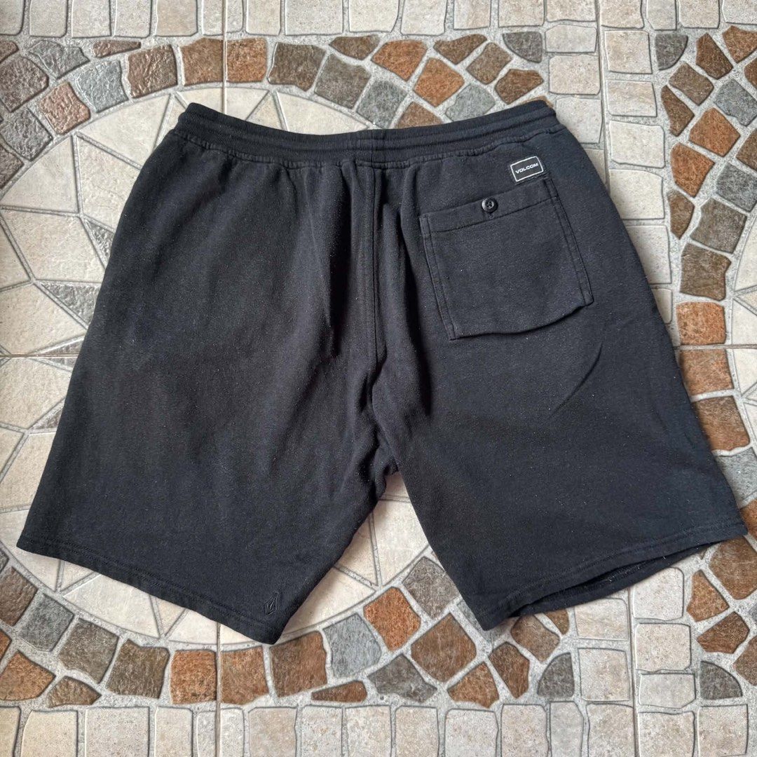 Volcom sweat shorts (Category: Shorts) located in Villasis. Submitted by thirdymanalo3 (Listing ID 1467955121, Image 3). Description: Volcom sweat shorts medium on tag length 18.5 inches very good condi 380.