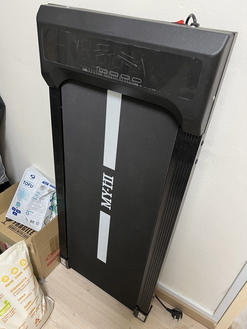 Walking & Running threadmill (Category: Cardio & Fitness Machines) located in Subang Jaya. Submitted by yxleee (Listing ID 1467922498, Image 1). Description: Female user, used for few weeks, now in storeroom, bought online shpe, rm270+.