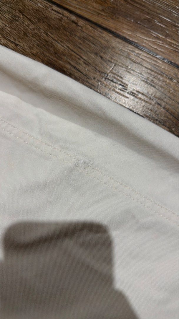 WHITE BARREL PANTS (Category: Other Bottoms) located in Manila. Submitted by urban-vintage_2 (Listing ID 1467978969, Image 2). Description: ISSUE: SEE THE PICS FOR ISSUE (NEED WASH) MOP :GCASH (NO COD) SHIP VIA: LALAMOVE & J&T LOCATION: PASIG CITY LENGTH: 40 WIDTH : 30 HEM : 10.