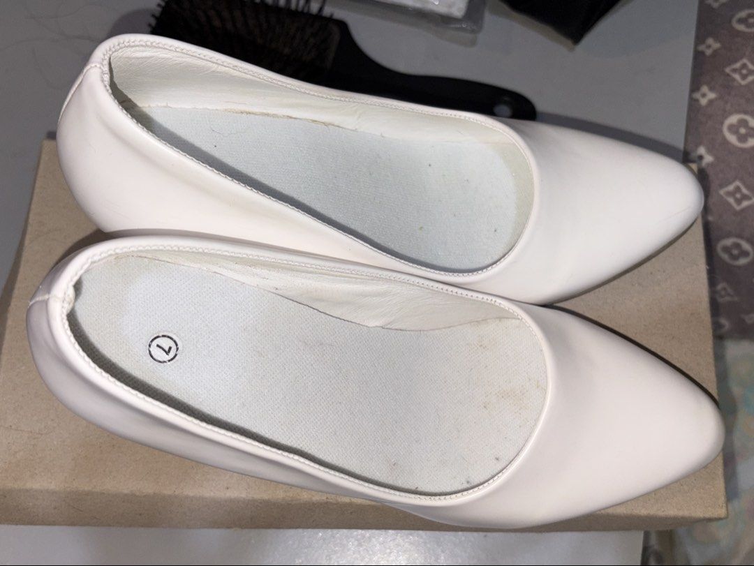 White Chunky Block Heel Pumps Shoes Size 7 (Category: Heels) located in Manila. Submitted by shannelbozar (Listing ID 1467959659, Image 2). Description: 👠 FOR SALE: WHITE LEATHER HEELS 🤍 ✨ ₱700 ONLY! ✨ • White leather 2-inch heels • Marikina-made 🇵🇭 • Only used twice! • In good condition 💗 • Size 7 • Perfect for events, graduation, oath-taking, and other formal occasions! • Price Negotiable for Sure Buyer! 📍 MOP: Payment first for Lalamove 