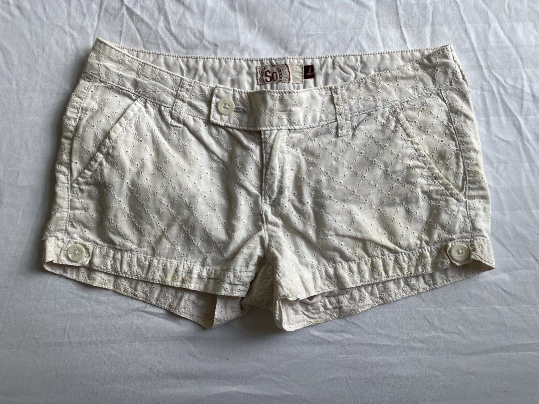 White Eyelet Mini Shorts (Category: Shorts) located in Quezon City. Submitted by grapejuiceblue2 (Listing ID 1467980390, Image 1). Description: 🏷️SO (size 3 on tag!) - worn - rfs: decluttering - mop: gcash only - mod: lalamove/j&t - price + sf.